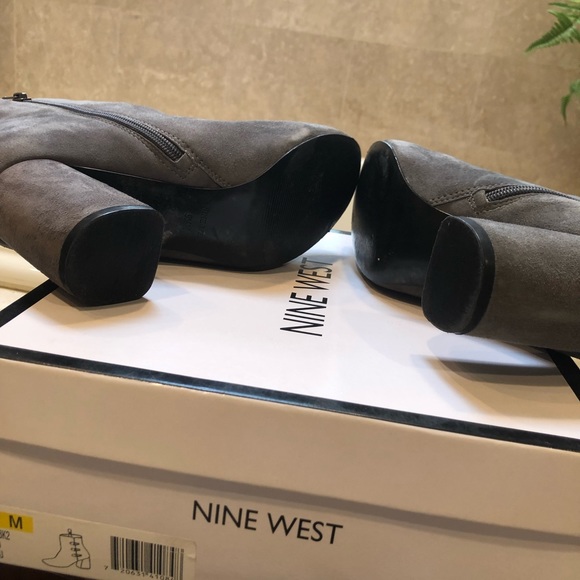 Gray suede Nine West booties size 9 1/2 - Picture 6 of 6